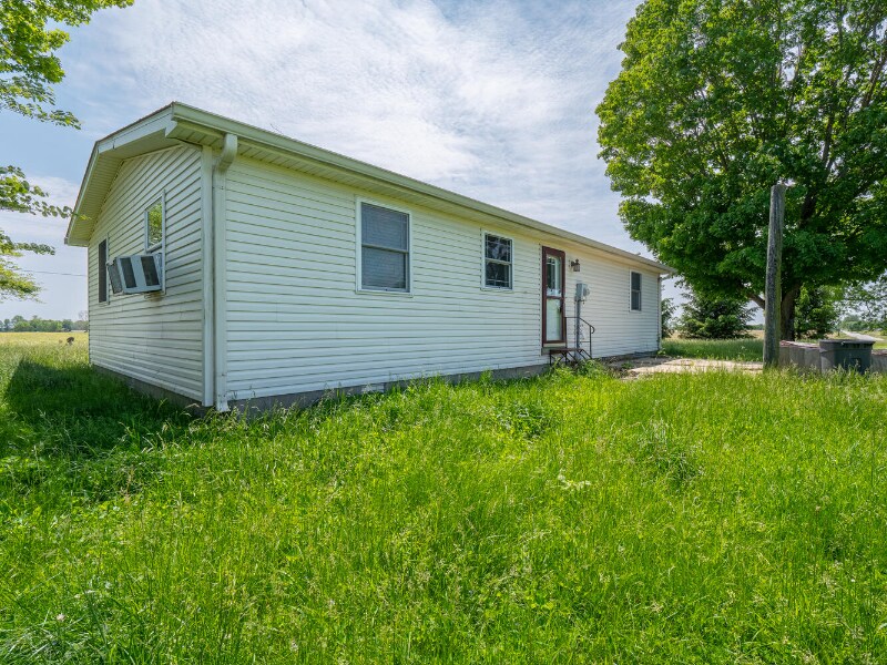 Building Photo - 5784 250N