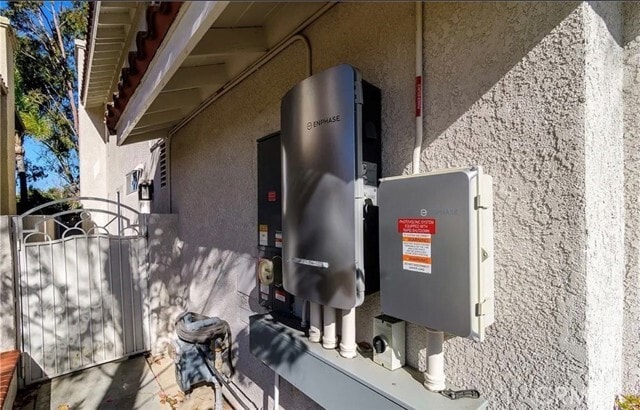 Building Photo - 5 Telliz