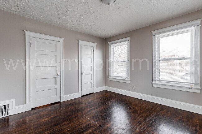 Building Photo - 120 N 40th St