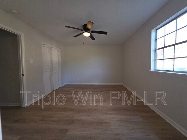 Building Photo - 5505 Crescent Dr