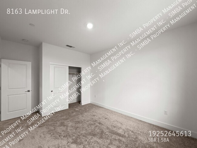 Building Photo - 8163 Lamplight Dr