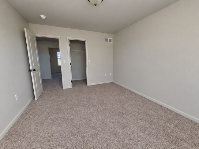 Building Photo - 172 Randolph Dr