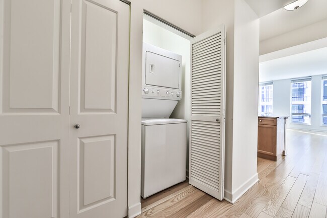 Building Photo - 1400 S Michigan Ave