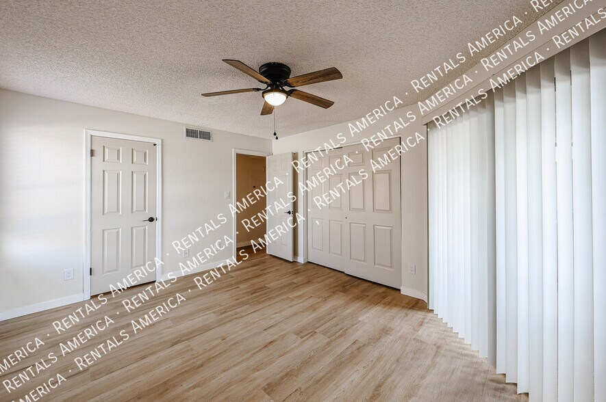 Building Photo - 9151 W Greenway Rd