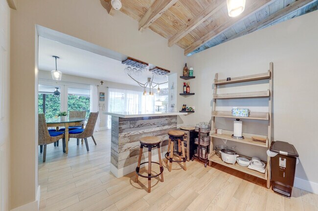 Building Photo - 205 Pirates Dr