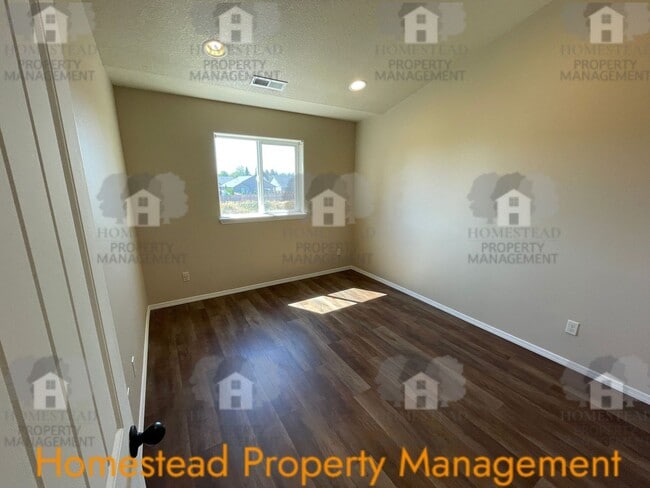 Building Photo - 1449-1451 Northgate Dr.