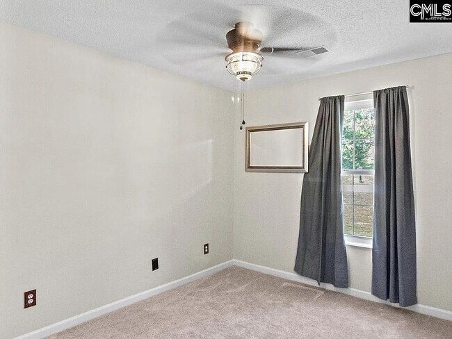 Building Photo - 21 Rosepine Dr