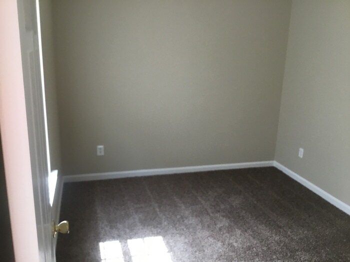 Building Photo - 1606 Allenbrook Dr
