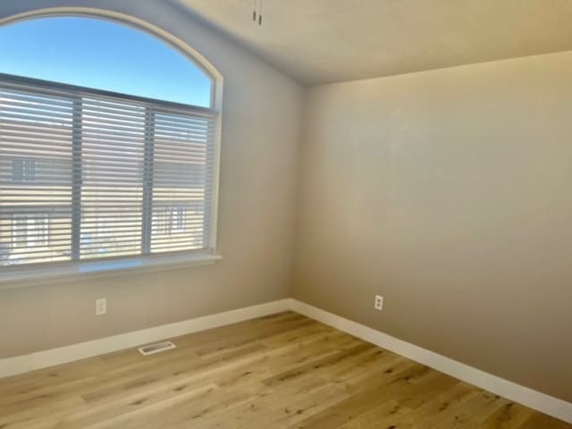 Building Photo - West Park Town House #72