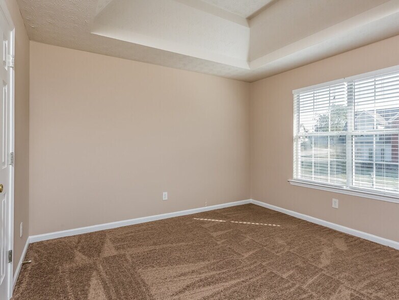 Building Photo - 505 Concord Terrace