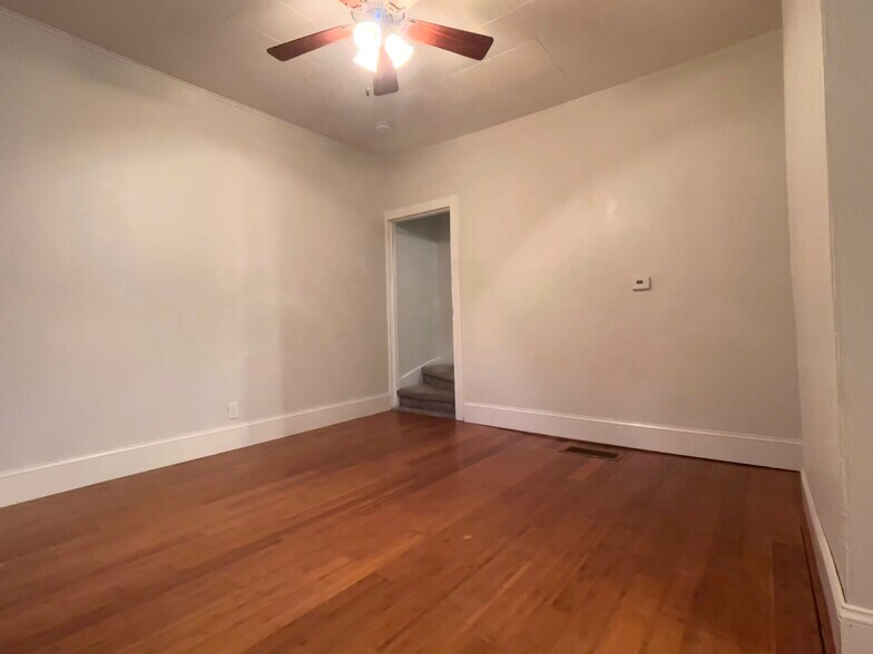 Living room - 221 Saint Marys St