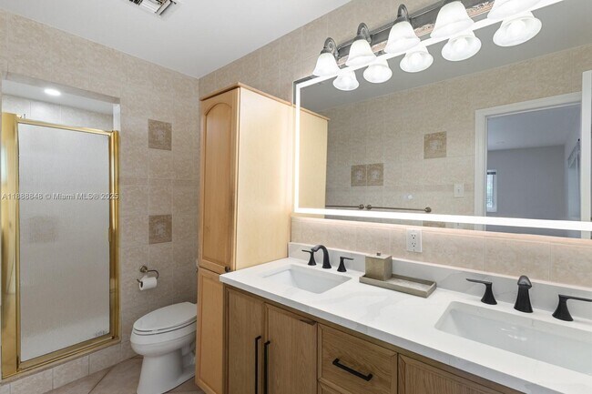 Building Photo - 1406 Polk St