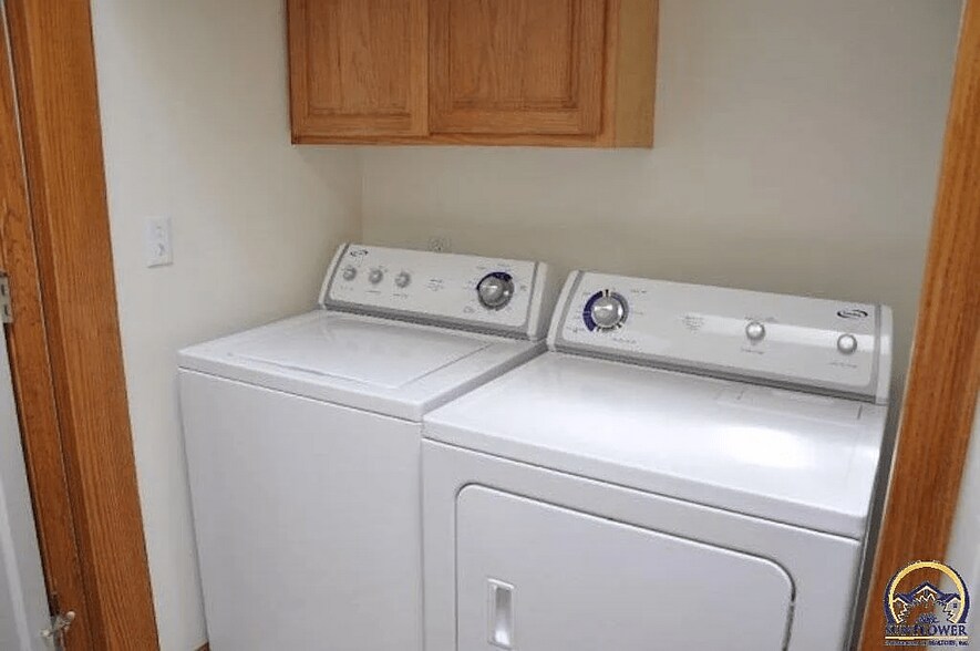 Washer And Dryer - 1015 Sylvan St