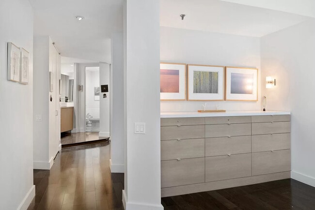 Building Photo - 680 N Lake Shore Dr