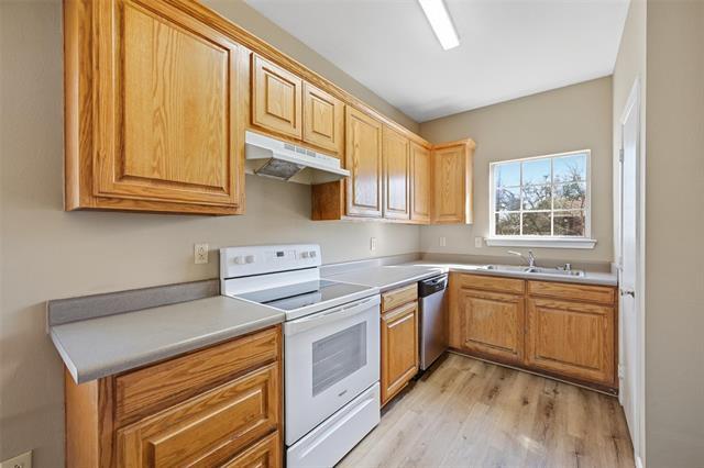 Building Photo - 5961 Robinwood Ln