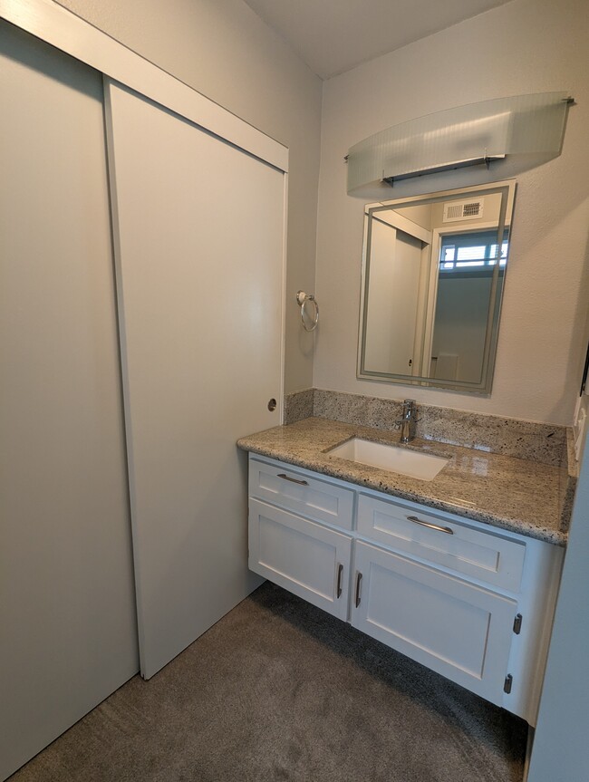 Building Photo - 3617 Caminito Carmel Landing