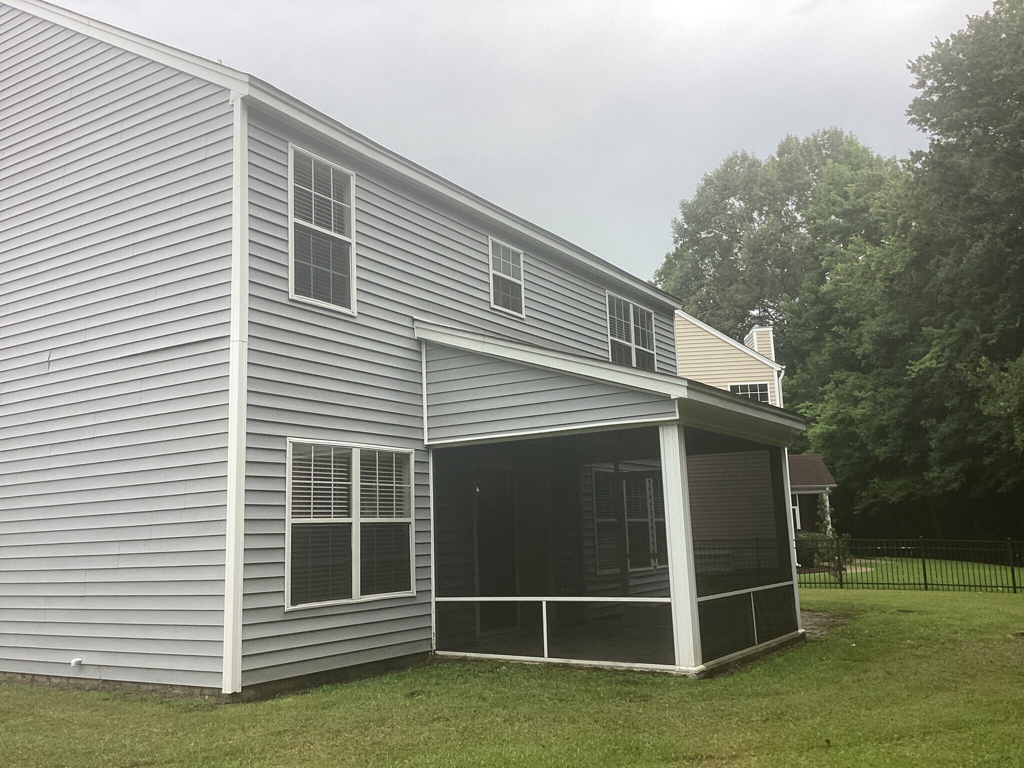 Building Photo - 493 Live Oak Walk