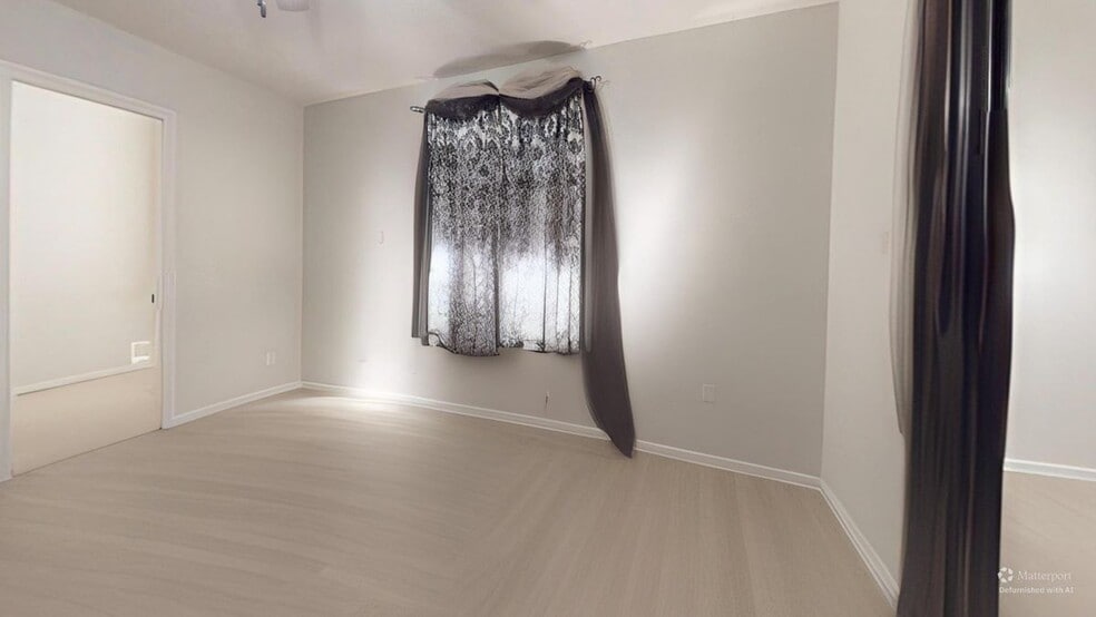 Building Photo - 1202 E Keller St