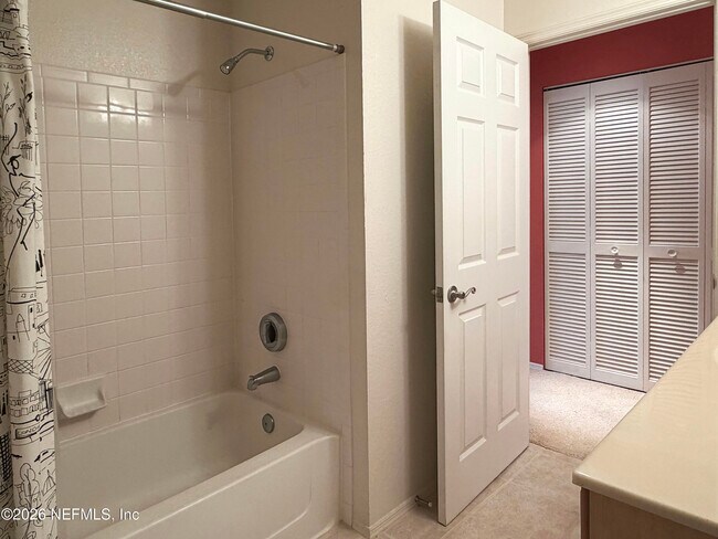 Building Photo - 11 Arbor Club Dr