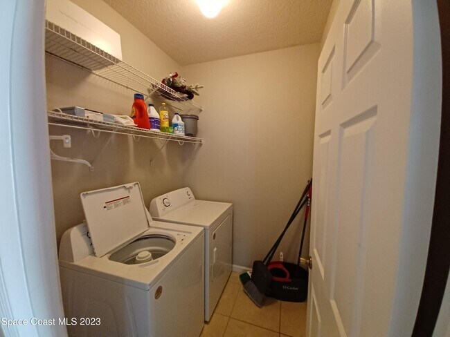 Building Photo - 402 Breckenridge Cir SE