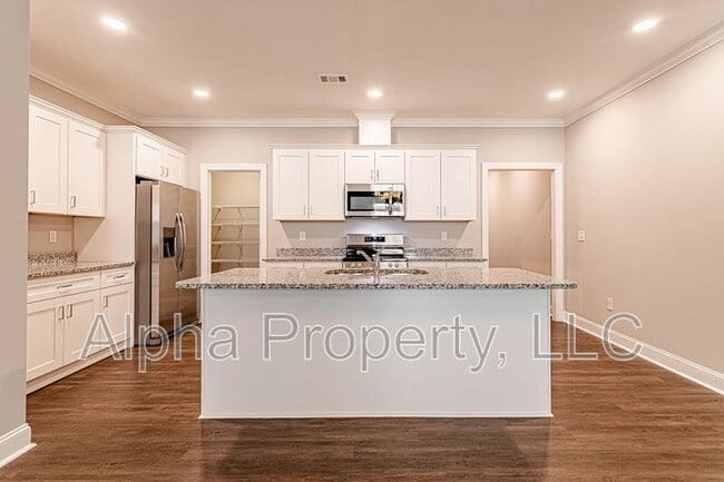 Building Photo - 18 Alderly Wy