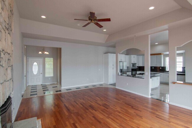 Building Photo - Lake California Home for Rent | Gated Community, Lake Access, Pool & Tennis Courts