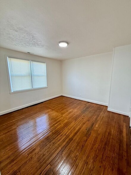 Building Photo - 802 Wicklow Rd