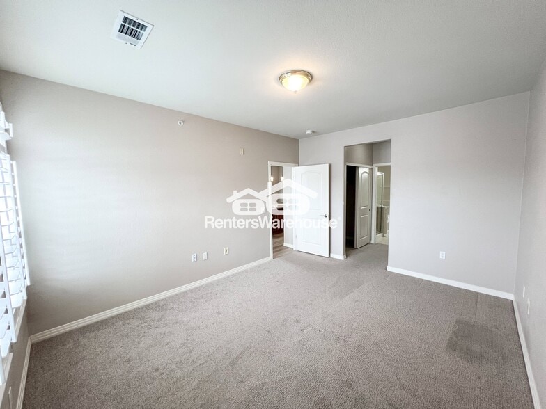 Building Photo - 10176 Park Meadows Dr