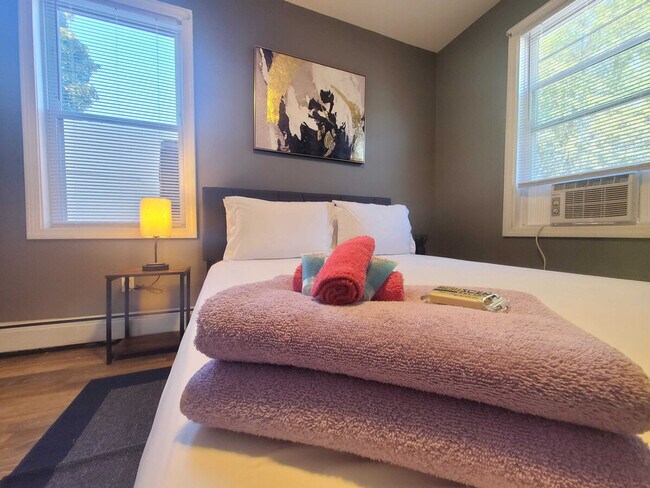 Building Photo - 30 Maynard St