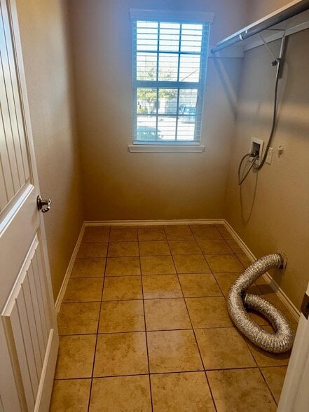 Building Photo - 9933 Beaver Dam Ln