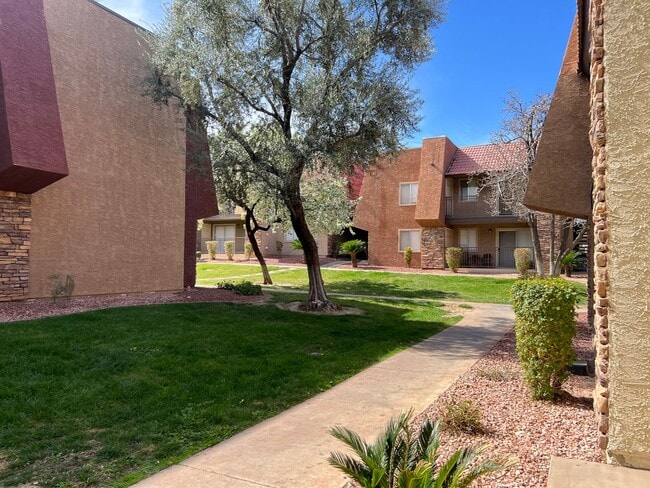 Building Photo - 4960 Indian River Dr