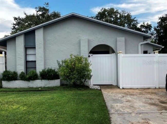 Primary Photo - 10722 Crowngate Ln