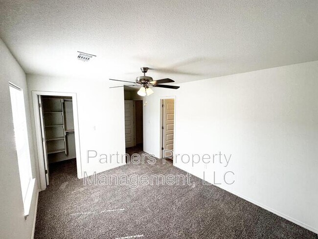Building Photo - 875 S Amarillo Ave
