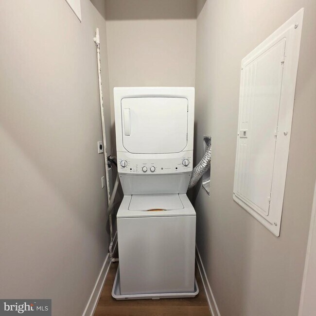 Building Photo - 714 Chestnut St