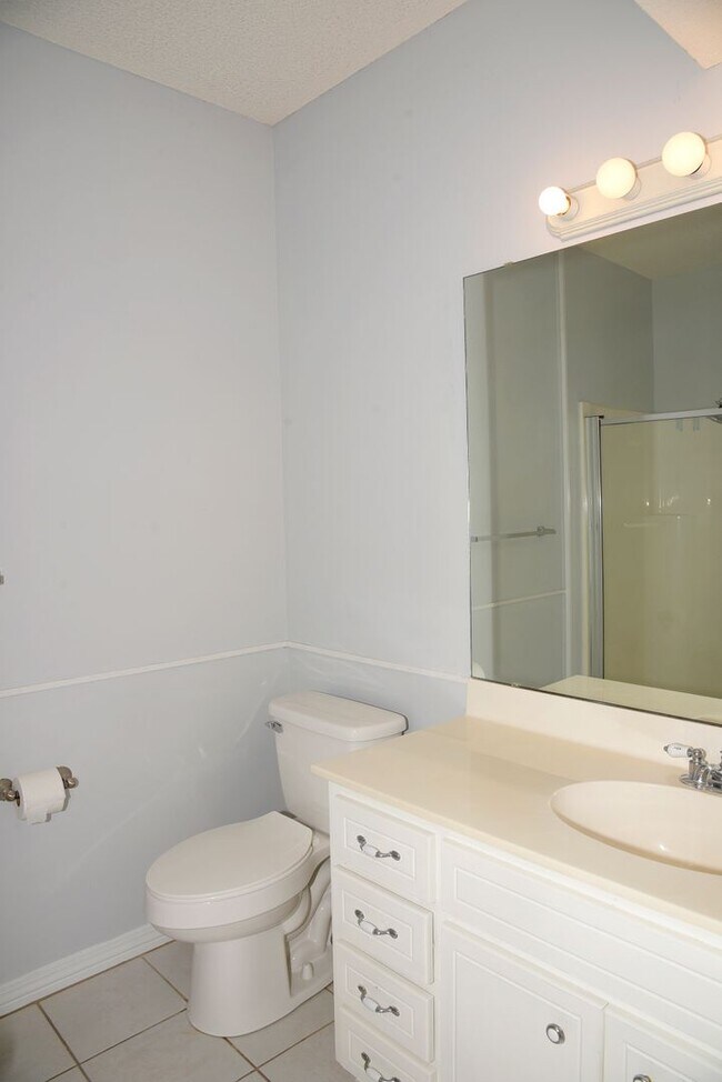 Building Photo - Rare 3 Bedroom Condo in Niceville!