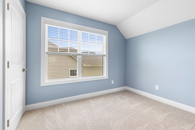 Building Photo - 1416 Sabino Dr