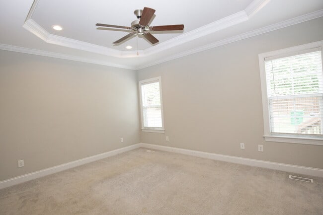 Building Photo - 25 Forrest Dr