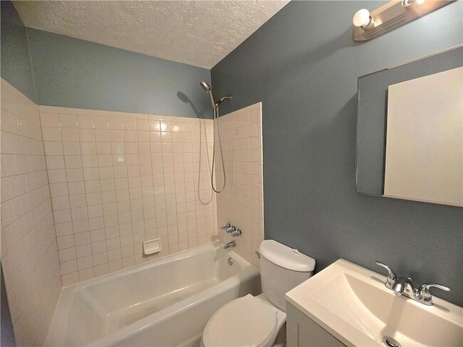 Building Photo - 3350 Scott Dr