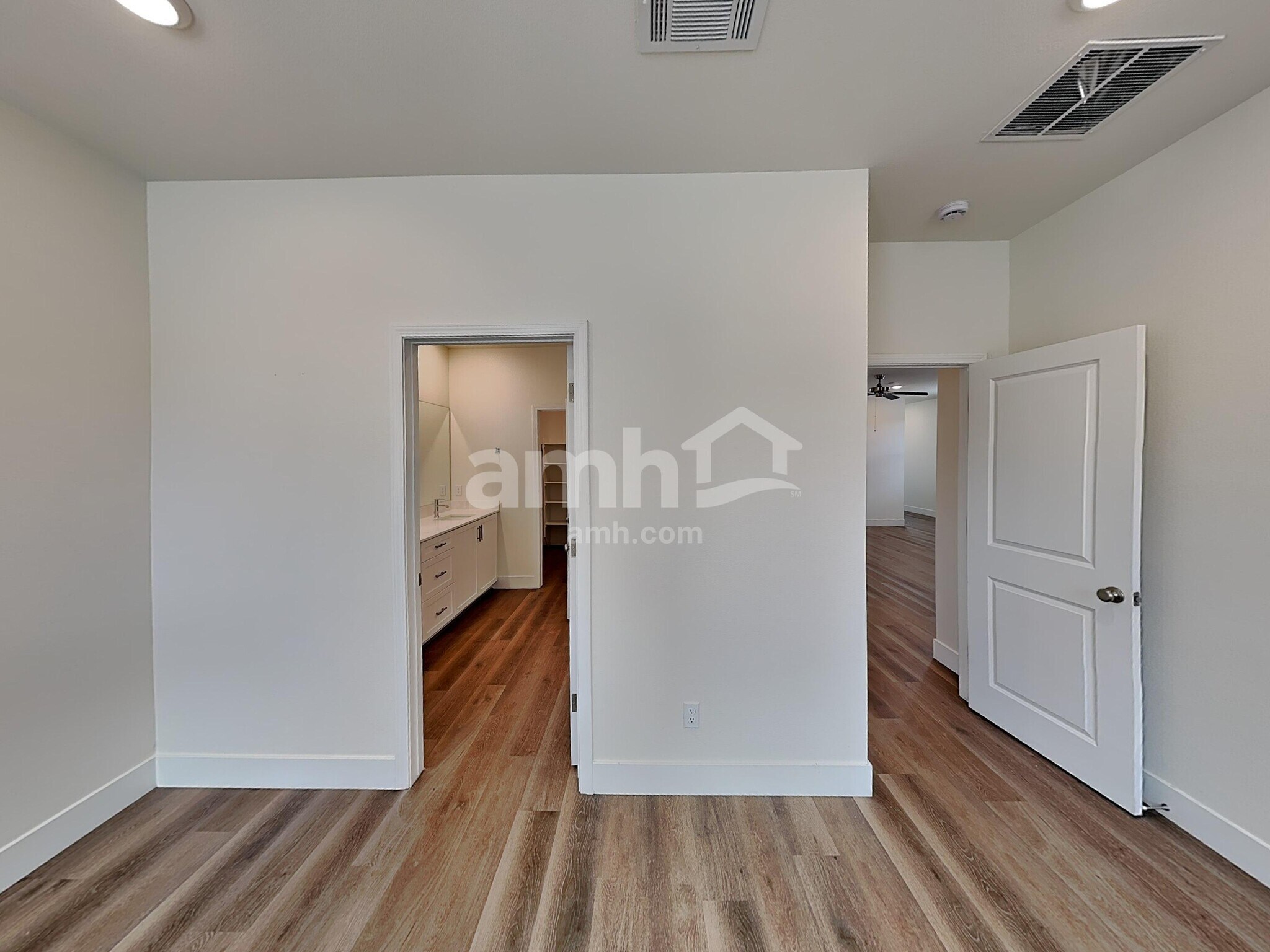 Building Photo - 541 Sacred Lotus Pl