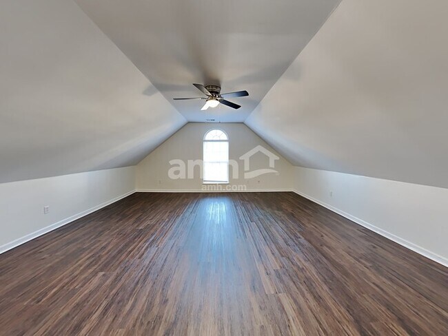 Building Photo - 2936 Greentree Dr