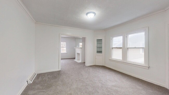 Building Photo - 3863 E 154th St