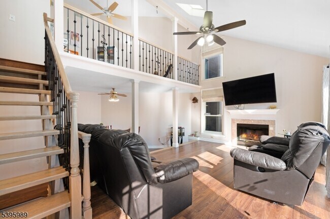 Building Photo - 4141 Bloomingdale Dr