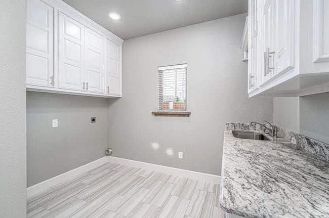 Building Photo - Stunning Home for Rent in Coler Creek!
