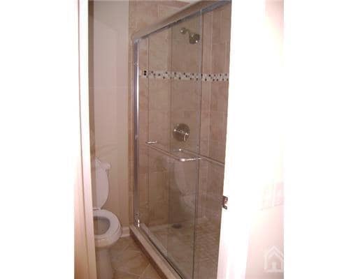 Building Photo - 107 Chatham Dr