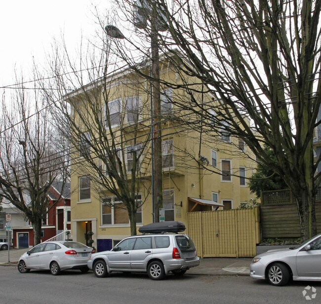 Chardonnay Apartments 2162 NW Everett St Portland OR 97210