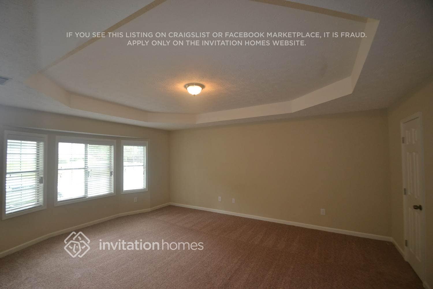 Building Photo - 2290 Castle Royale Dr