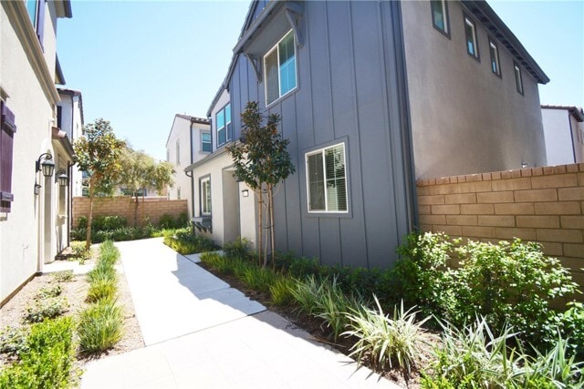 Building Photo - 16171 Paddock Ave