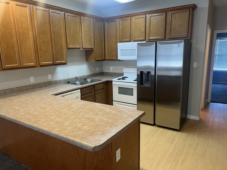 Kitchen - 2416 Gladiolus St