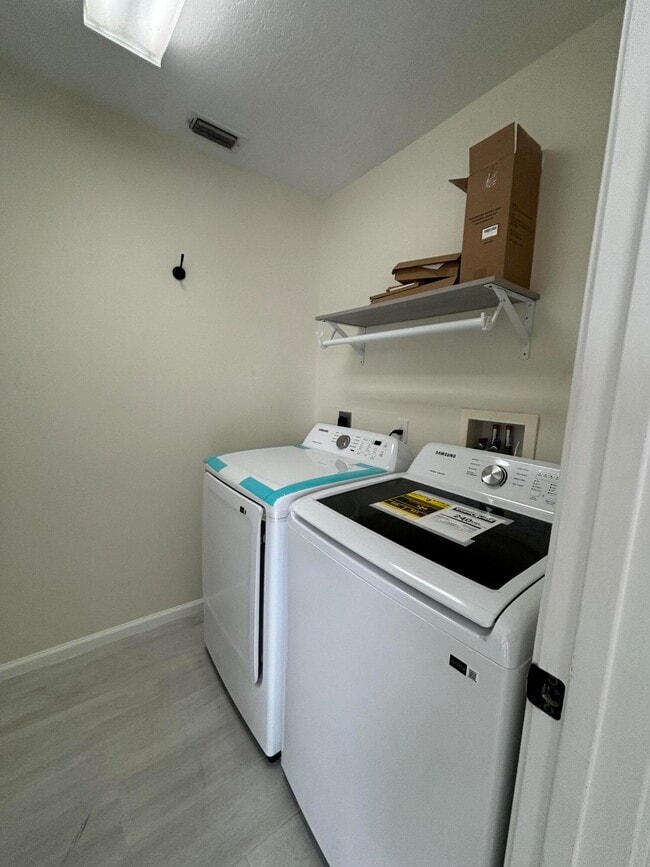 Building Photo - 2109 SE Trillo St