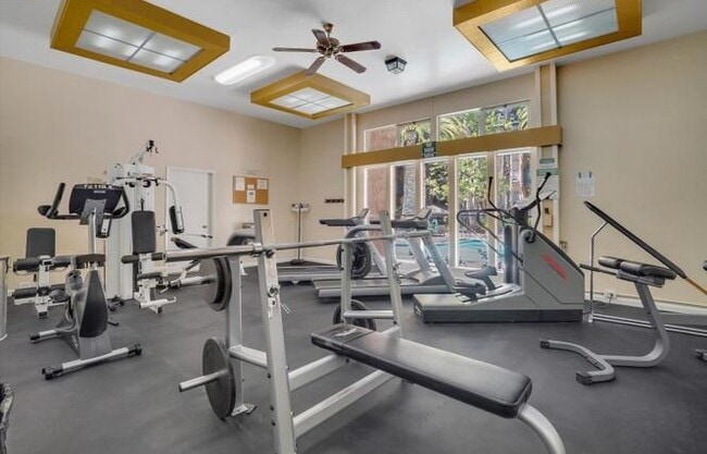 Building Photo - APART